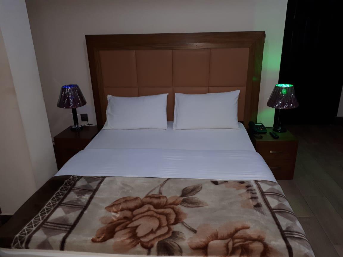 Midtown Hotel ラーワルピンディー エクステリア 写真